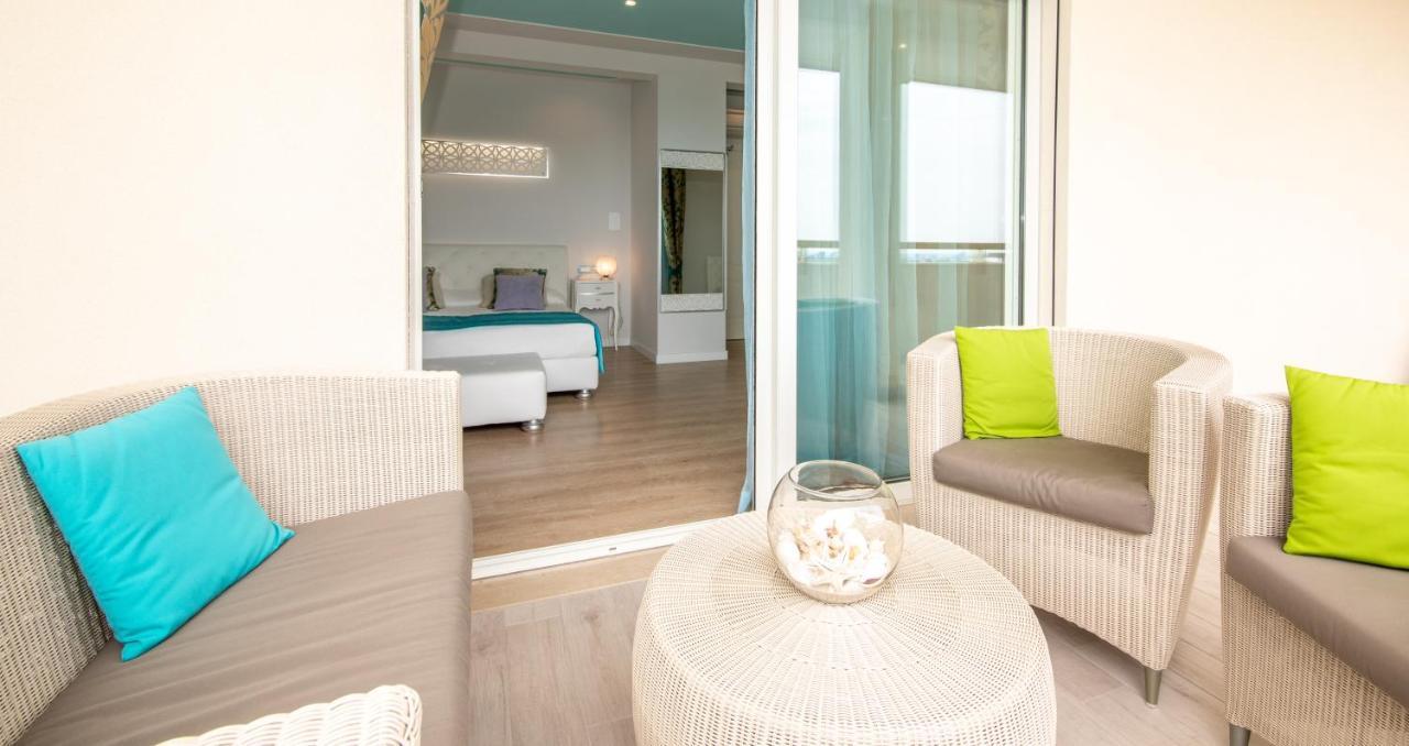 לידו די ג'סולו Hotel Carlton מראה חיצוני תמונה