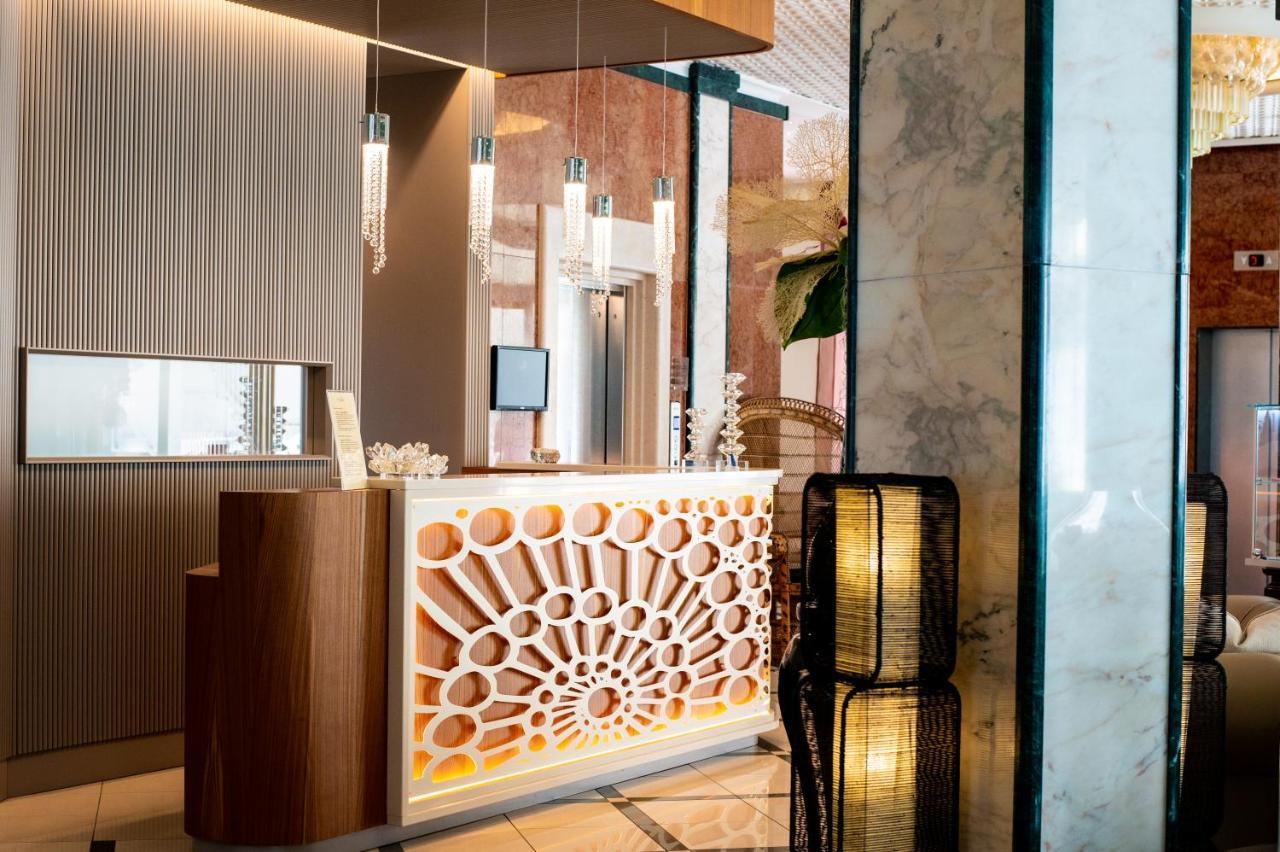 לידו די ג'סולו Hotel Carlton מראה חיצוני תמונה