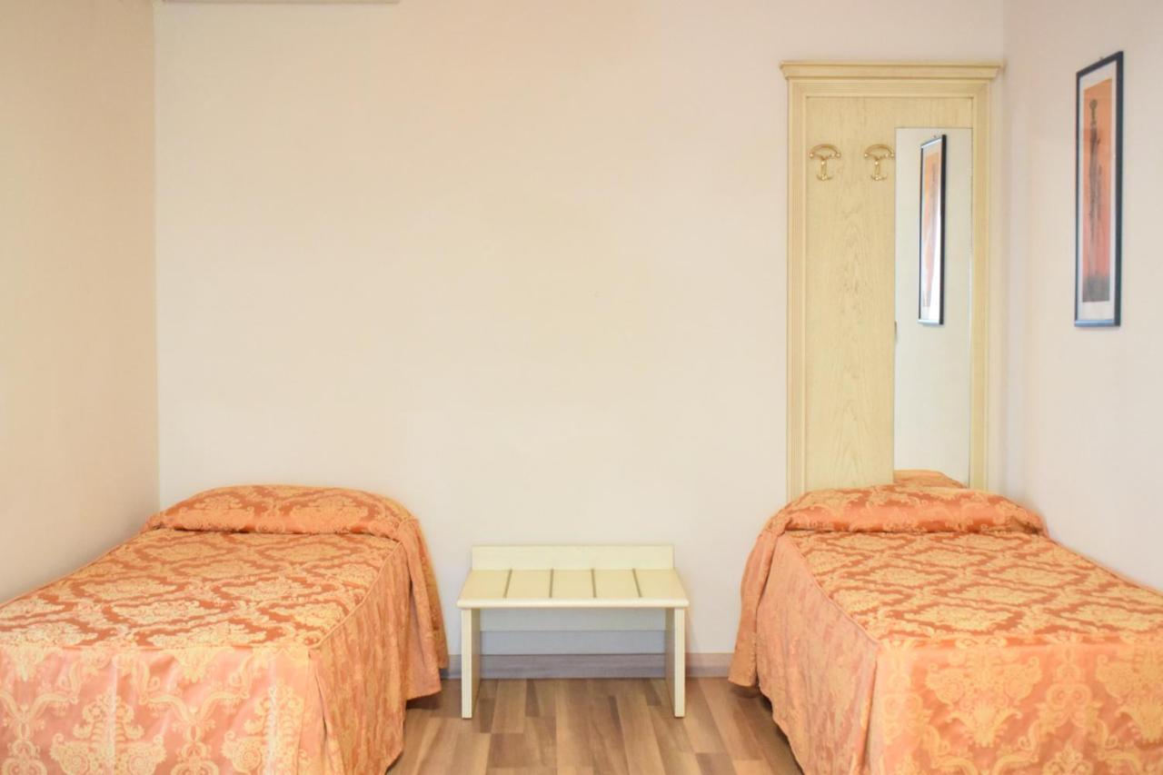 לידו די ג'סולו Hotel Carlton מראה חיצוני תמונה