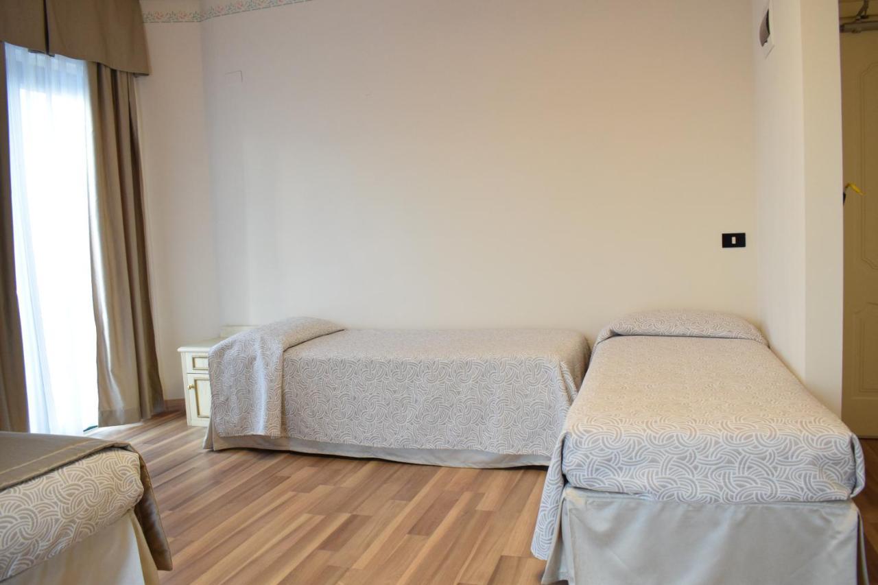 לידו די ג'סולו Hotel Carlton מראה חיצוני תמונה